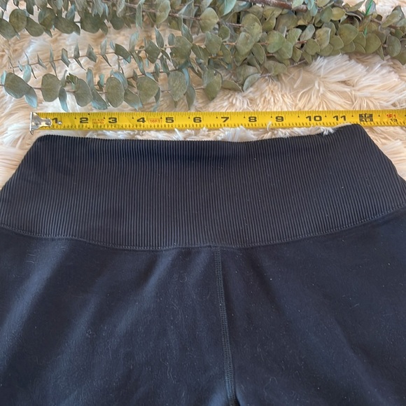 NWOT Alo Yoga High-Waist Alosoft Lounge Legging Black M - Picture 7 of 9